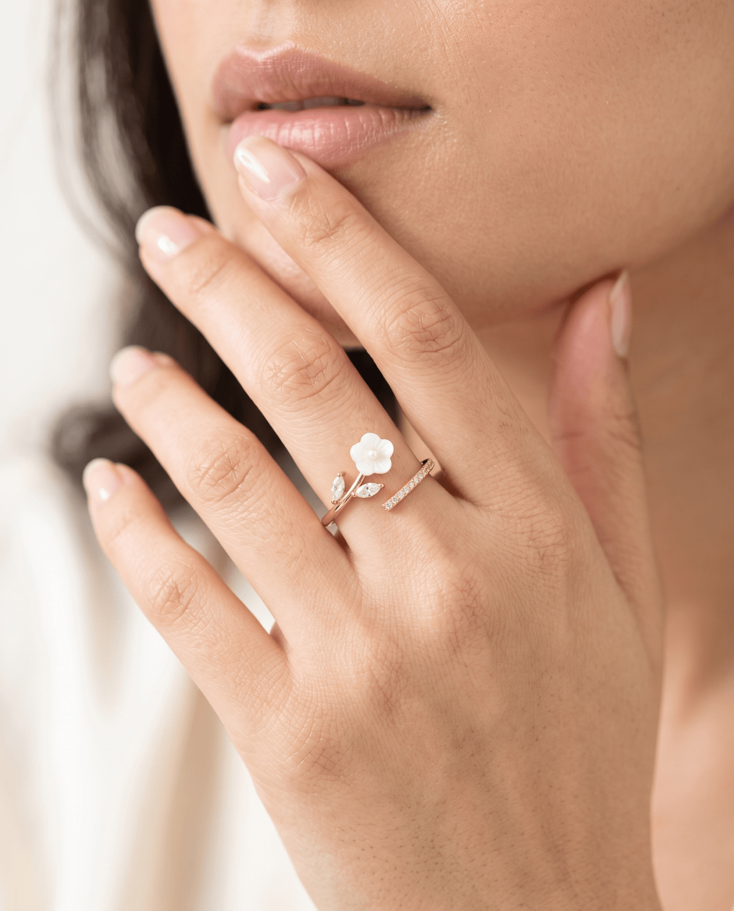 Mother-of-Pearl Flower & Leaf Sprig Ring in 18K gold-plated stainless steel — MaxiBlink