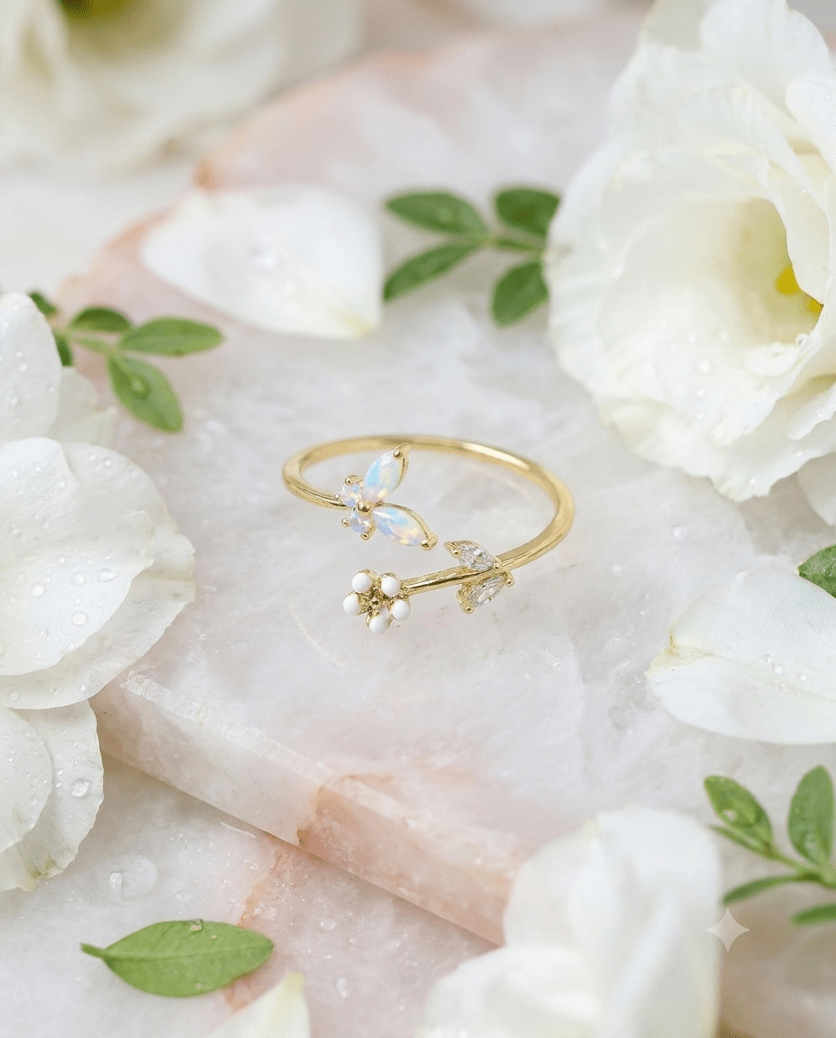 Hypoallergenic waterproof flower ring in 18K gold plating — MaxiBlink