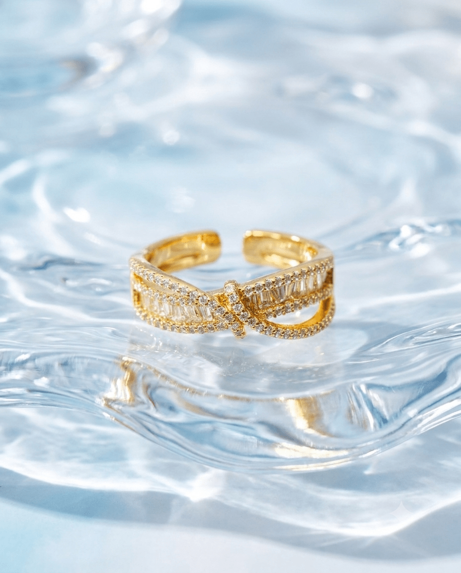 Hypoallergenic waterproof baguette ring in 18K gold plating — MaxiBlink