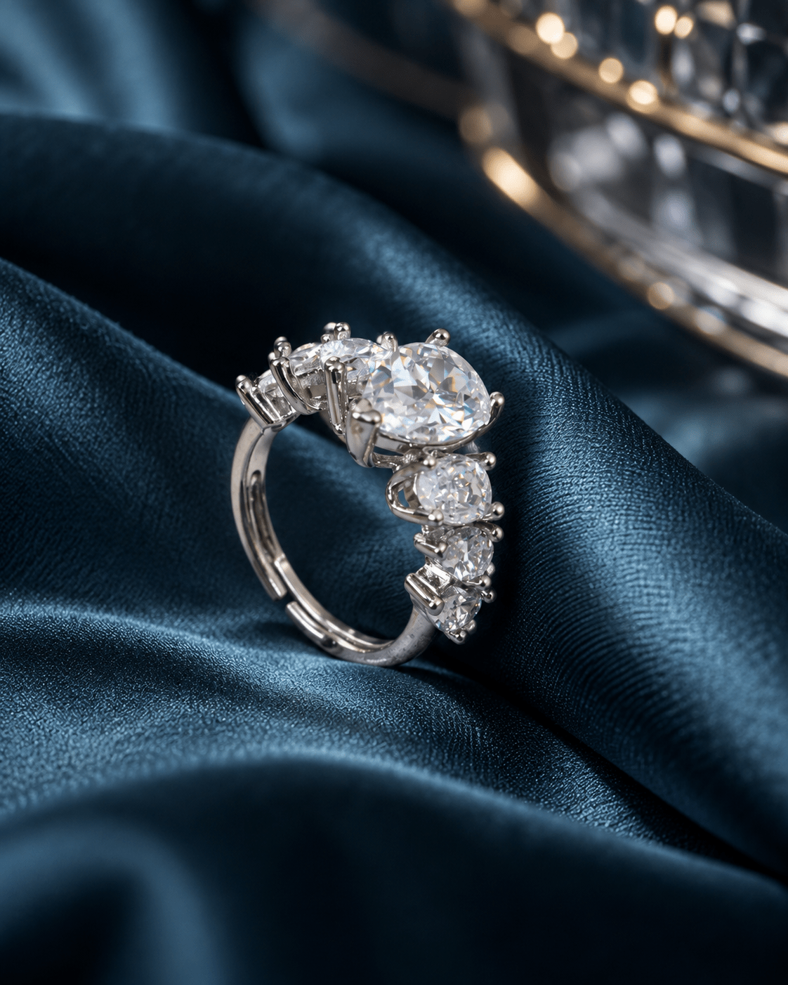 Pear-Cut CZ Graduated Cluster Ring - Maxiblink