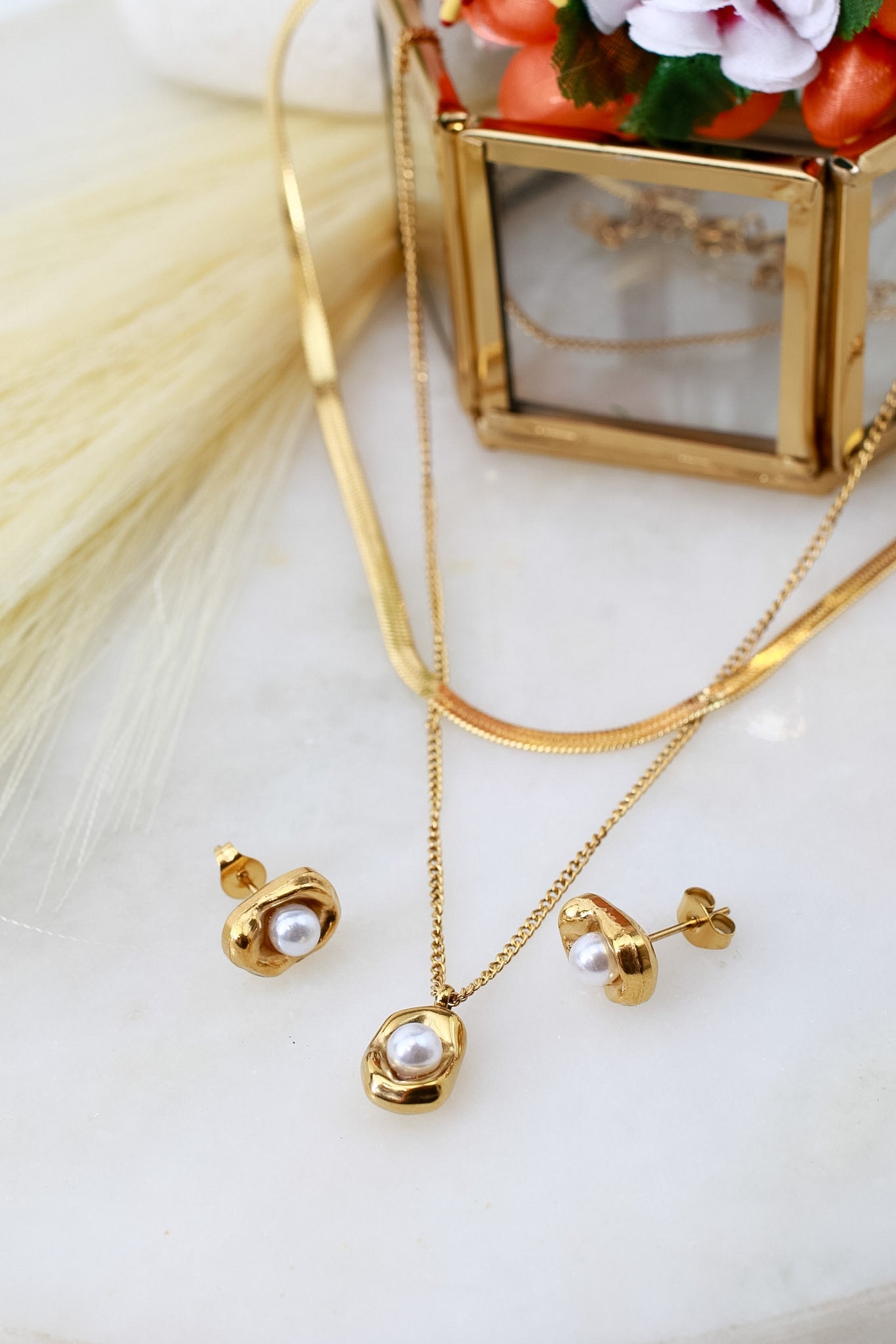 Pearl Drop Pendant Necklace & Earring Set