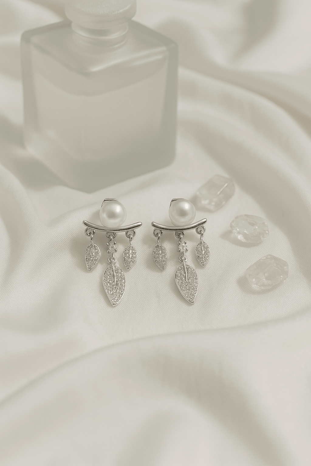 Pearl Leaf Dangling Earrings - Maxiblink