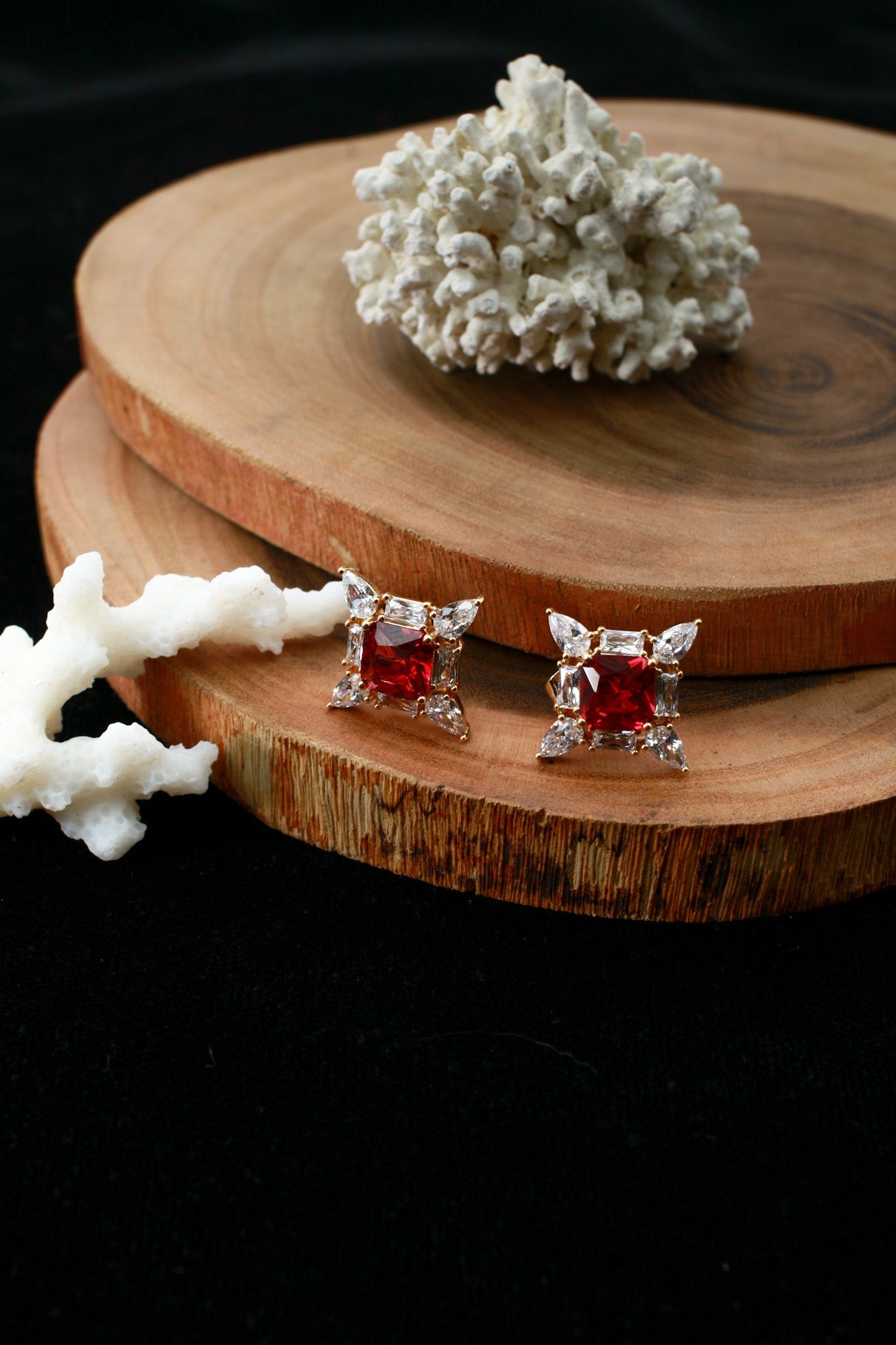 Red Crystal Star Halo Stud Earrings - Maxiblink
