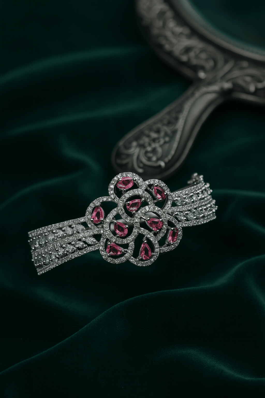 Red Floral Cluster Bracelet - Maxiblink