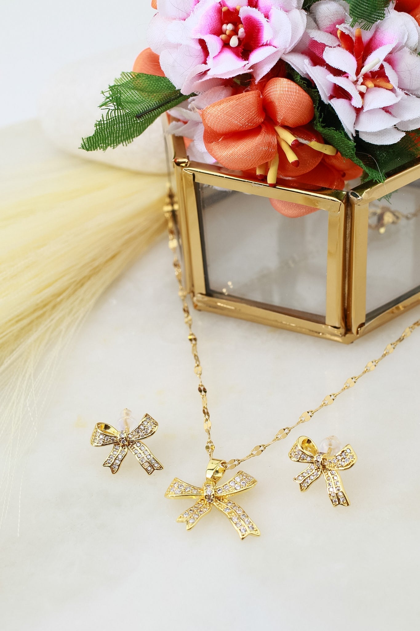 Rhinestone Bow Pendant Necklace & Earring Set