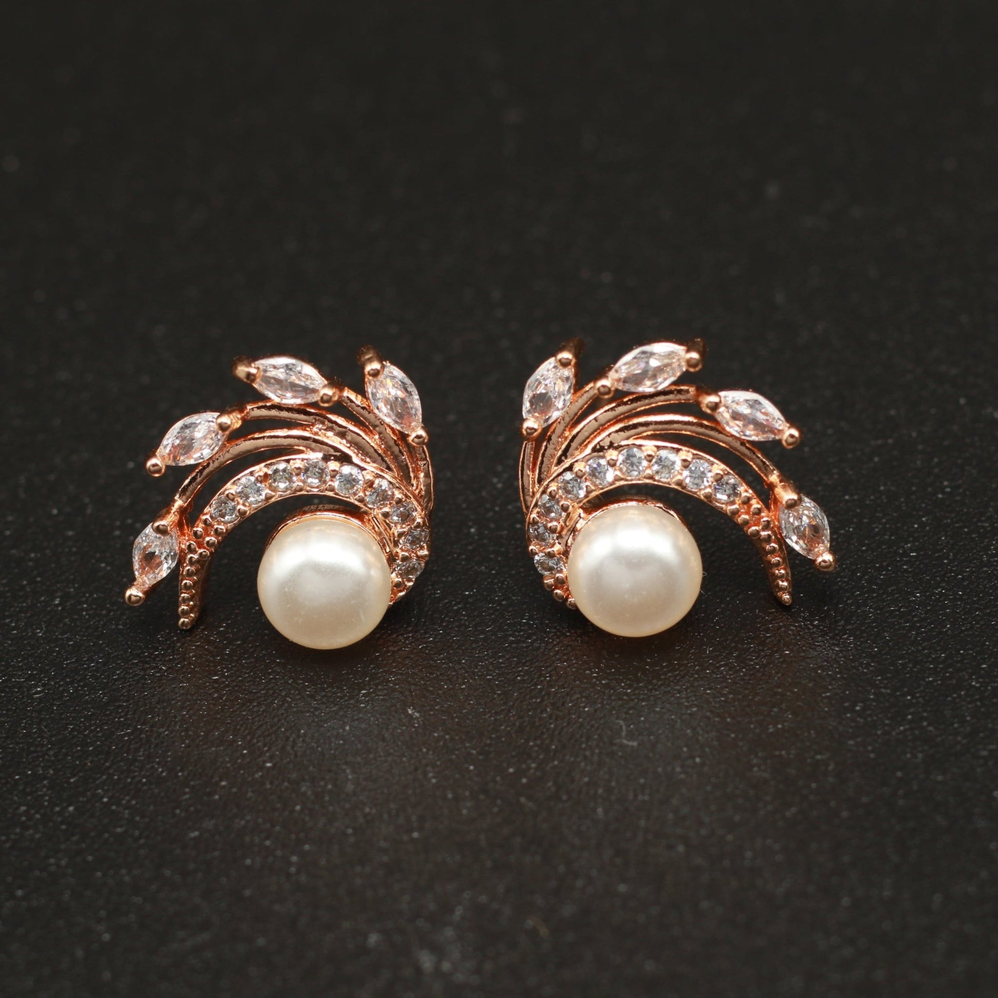 Rose Gold Curved Leaf Pearl Stud Earrings - Maxiblink