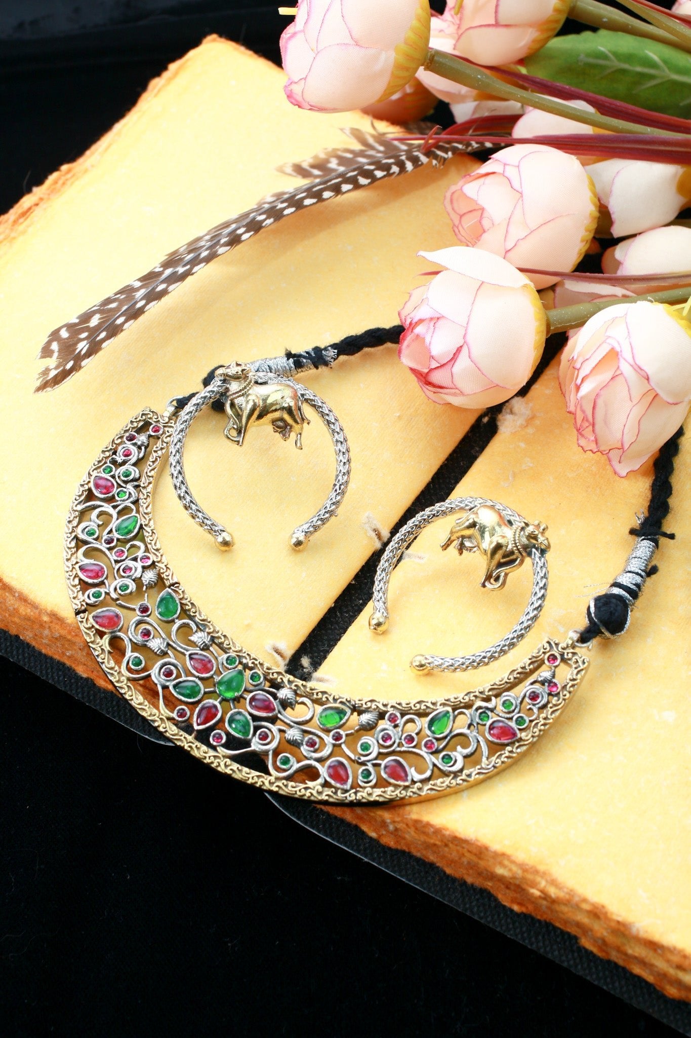 Royal Dual - Tone Floral Vine Pearl Necklace Set with Nandi Motif Earrings - Maxiblink