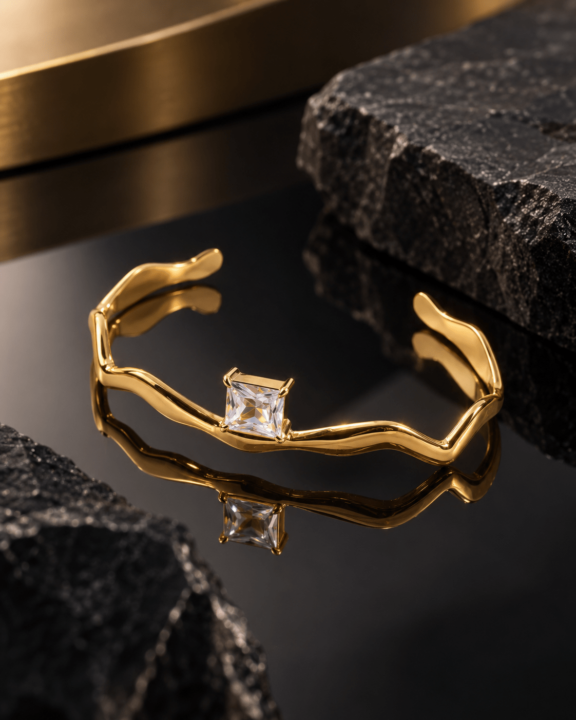 Single Stone Wave Cuff - Maxiblink