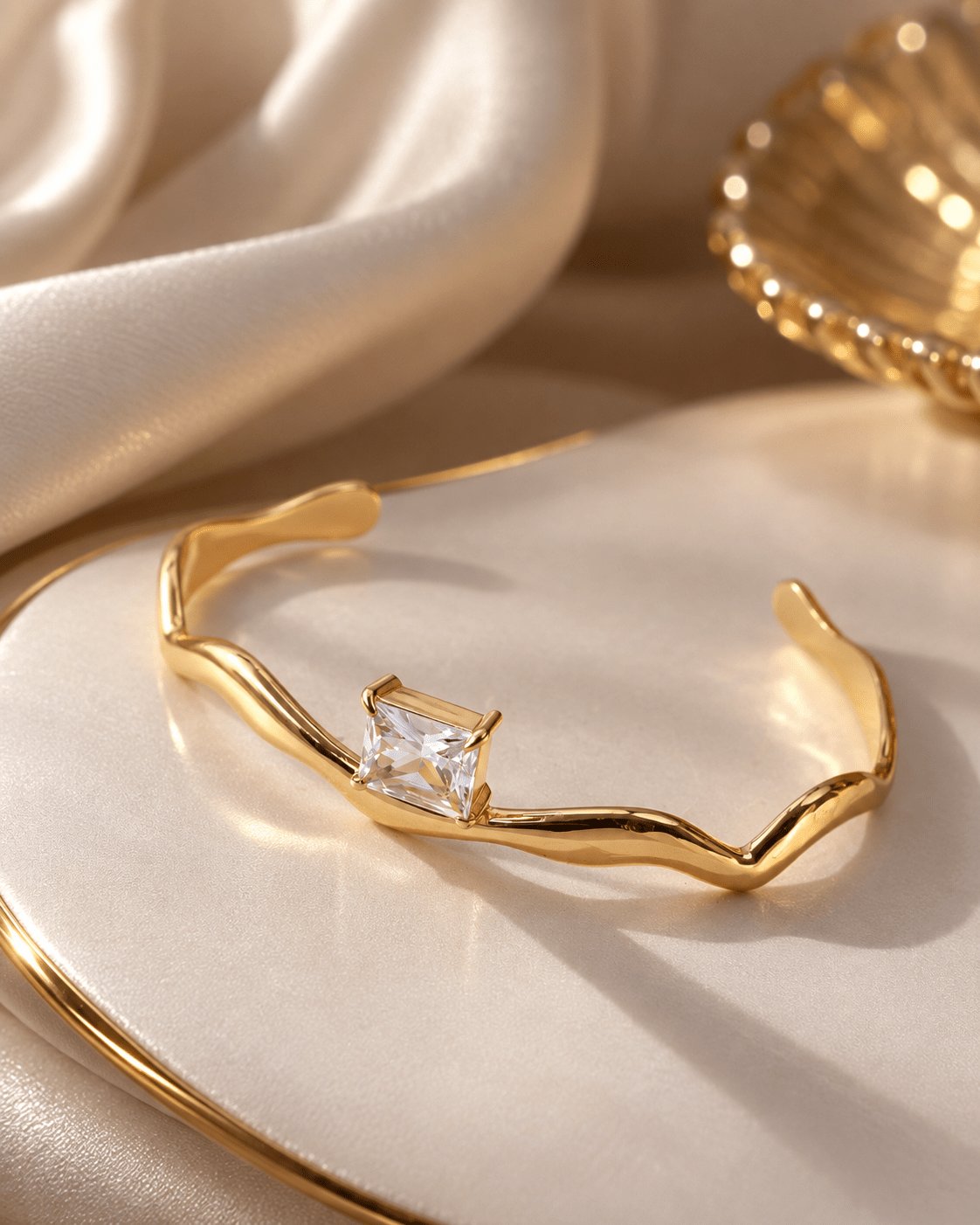 Single Stone Wave Cuff - Maxiblink
