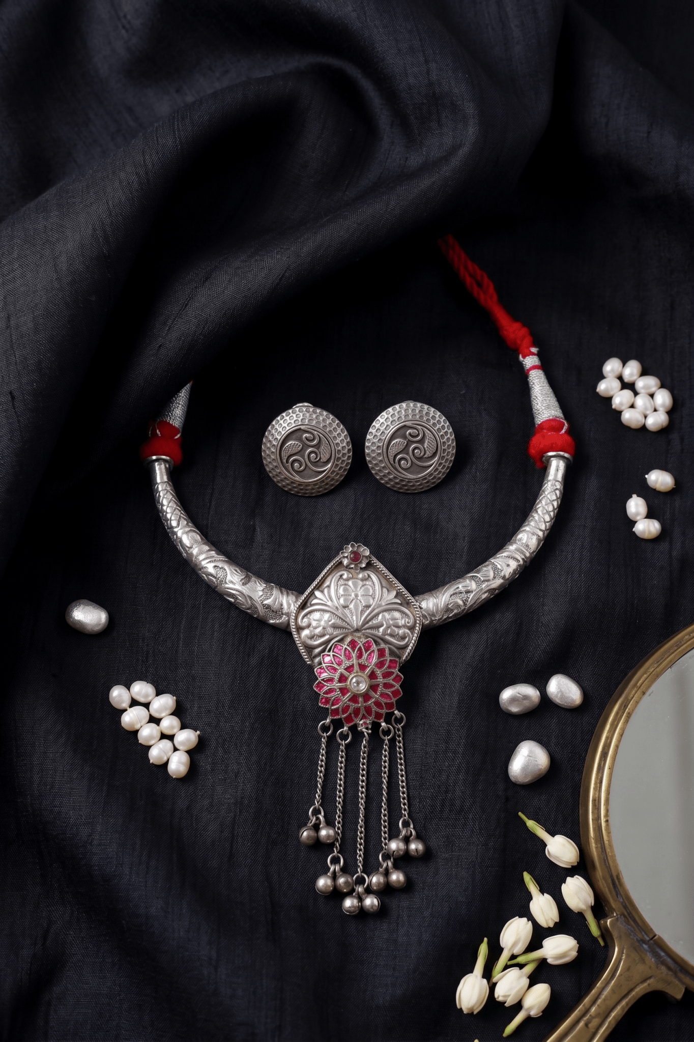 Splendid Pink Silver Floral Thread Choker - Maxiblink