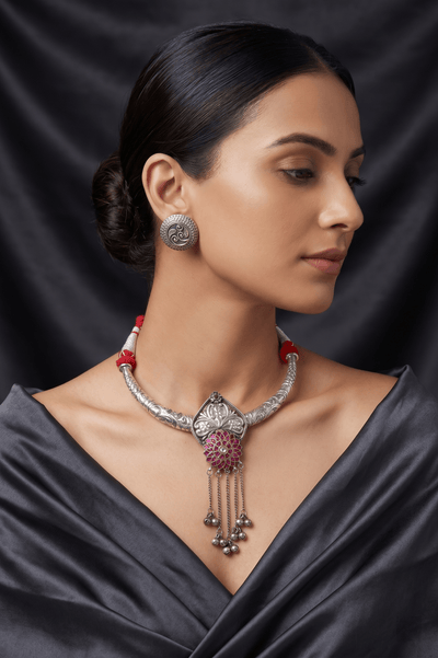 Splendid Pink Silver Floral Thread Choker - Maxiblink