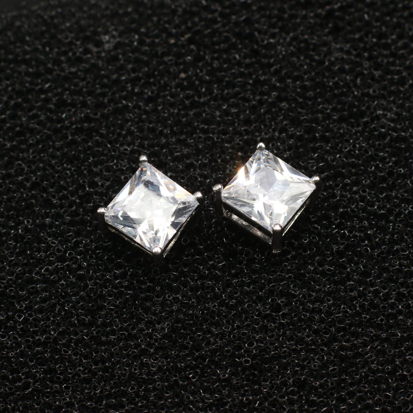 Square Clear Stud Earrings - Maxiblink