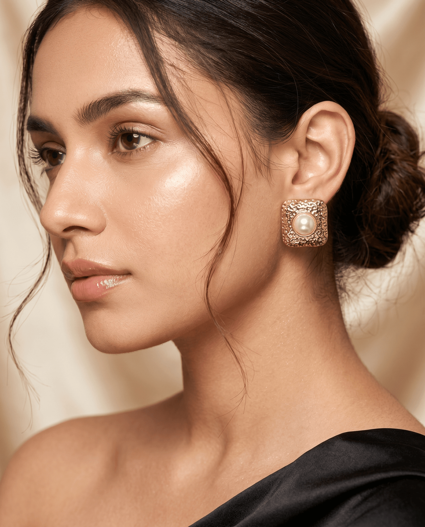 Square Pearl Stud Earrings – 18K Gold Plated - Maxiblink
