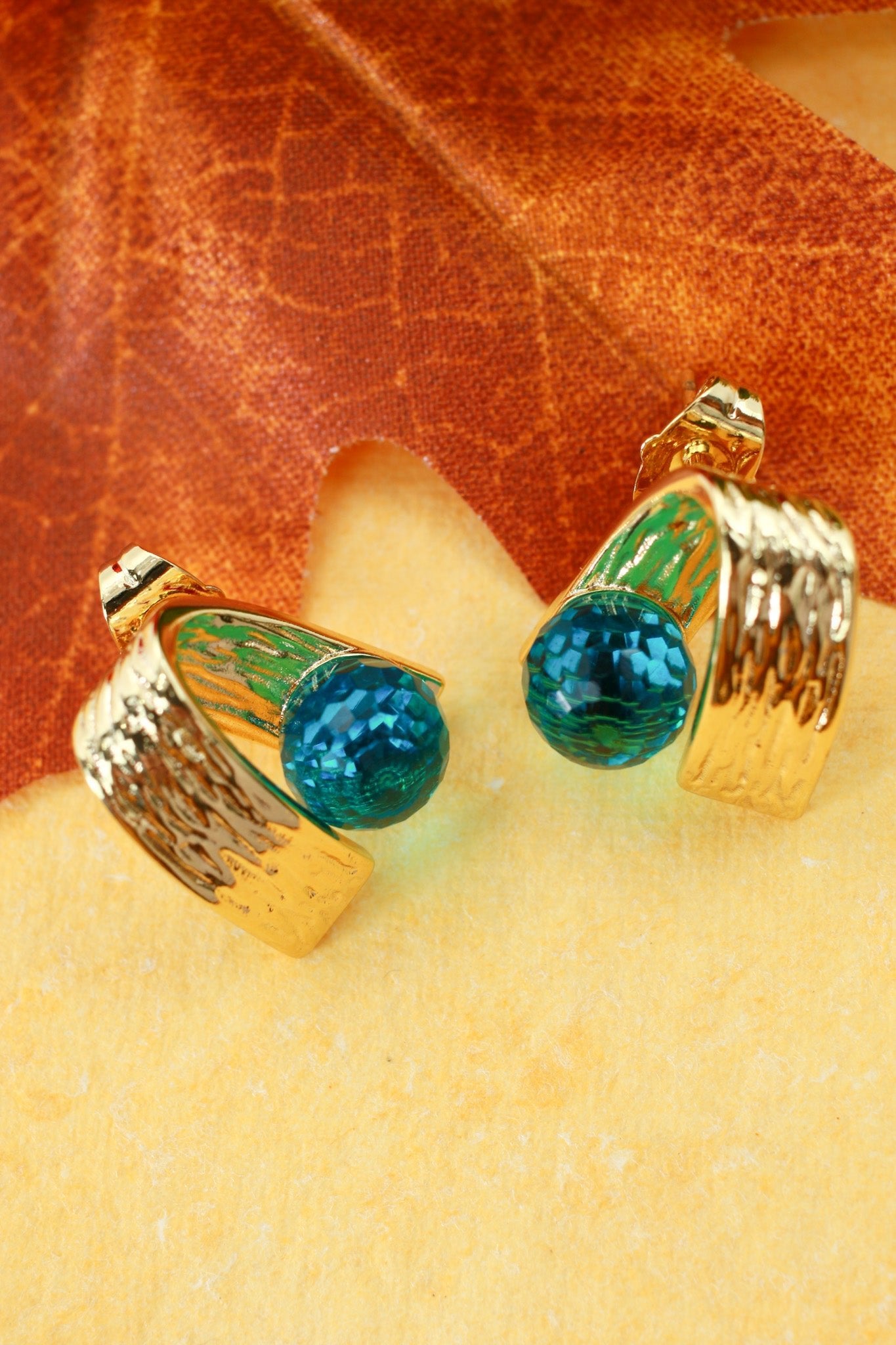 Teal Crystal Ribbed Arch Stud Earrings - Maxiblink
