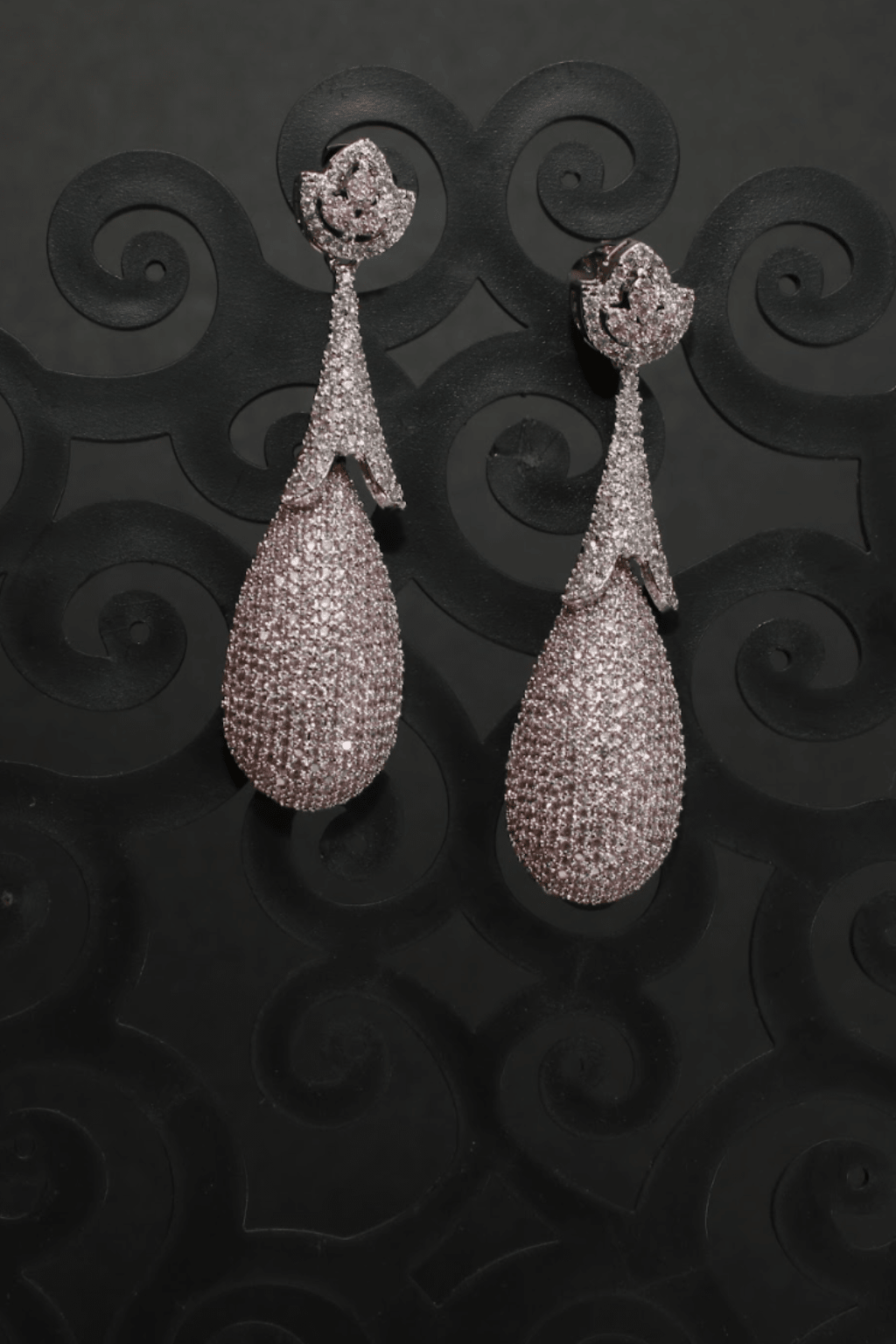 Teardrop Long Dangler Earrings - Maxiblink