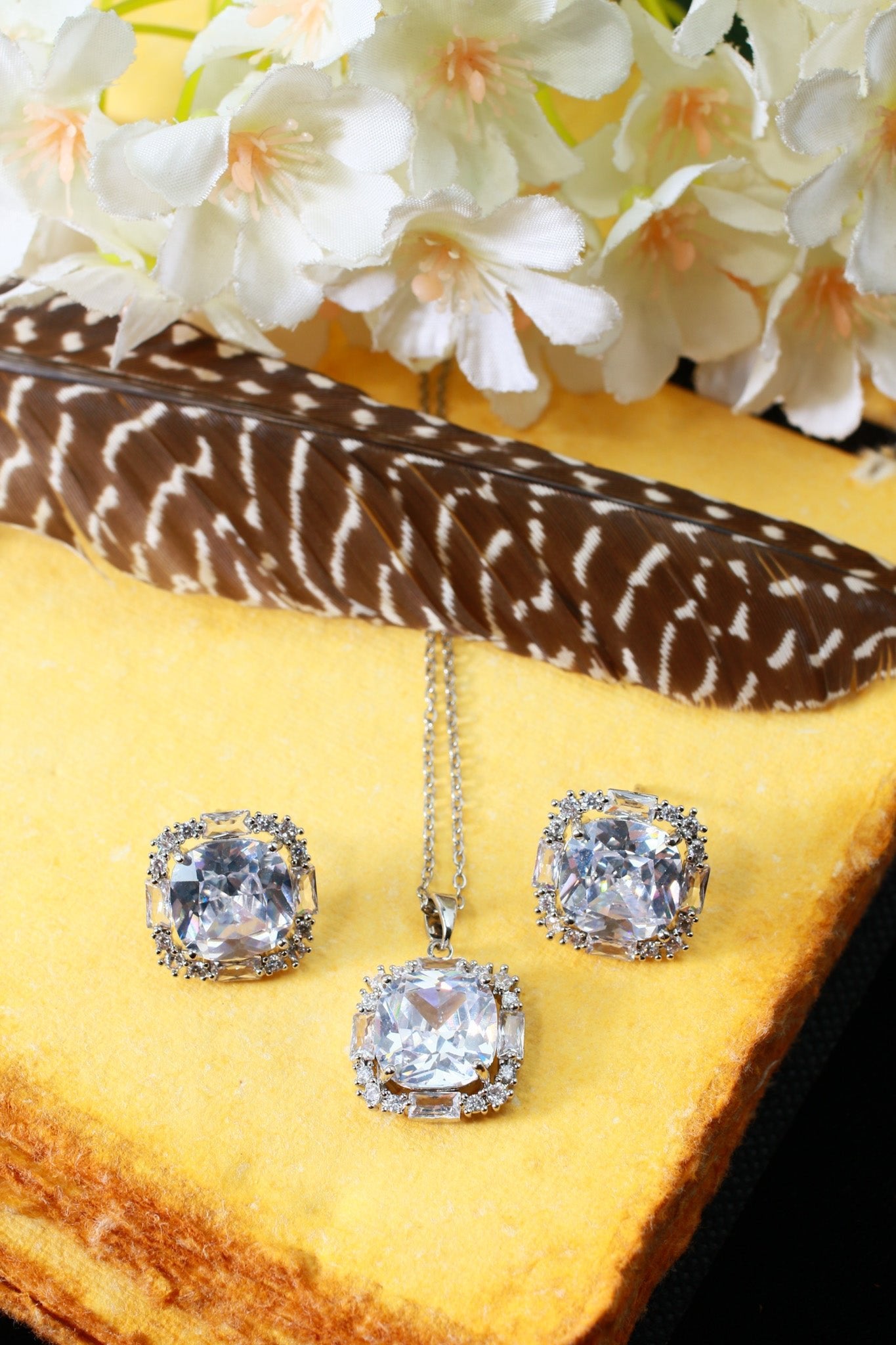 White Cushion Crystal Pendant Set - Maxiblink