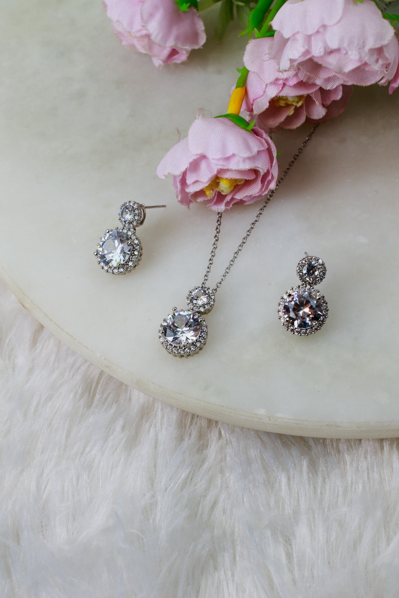White Double Circle Crystal Pendant Set - Maxiblink