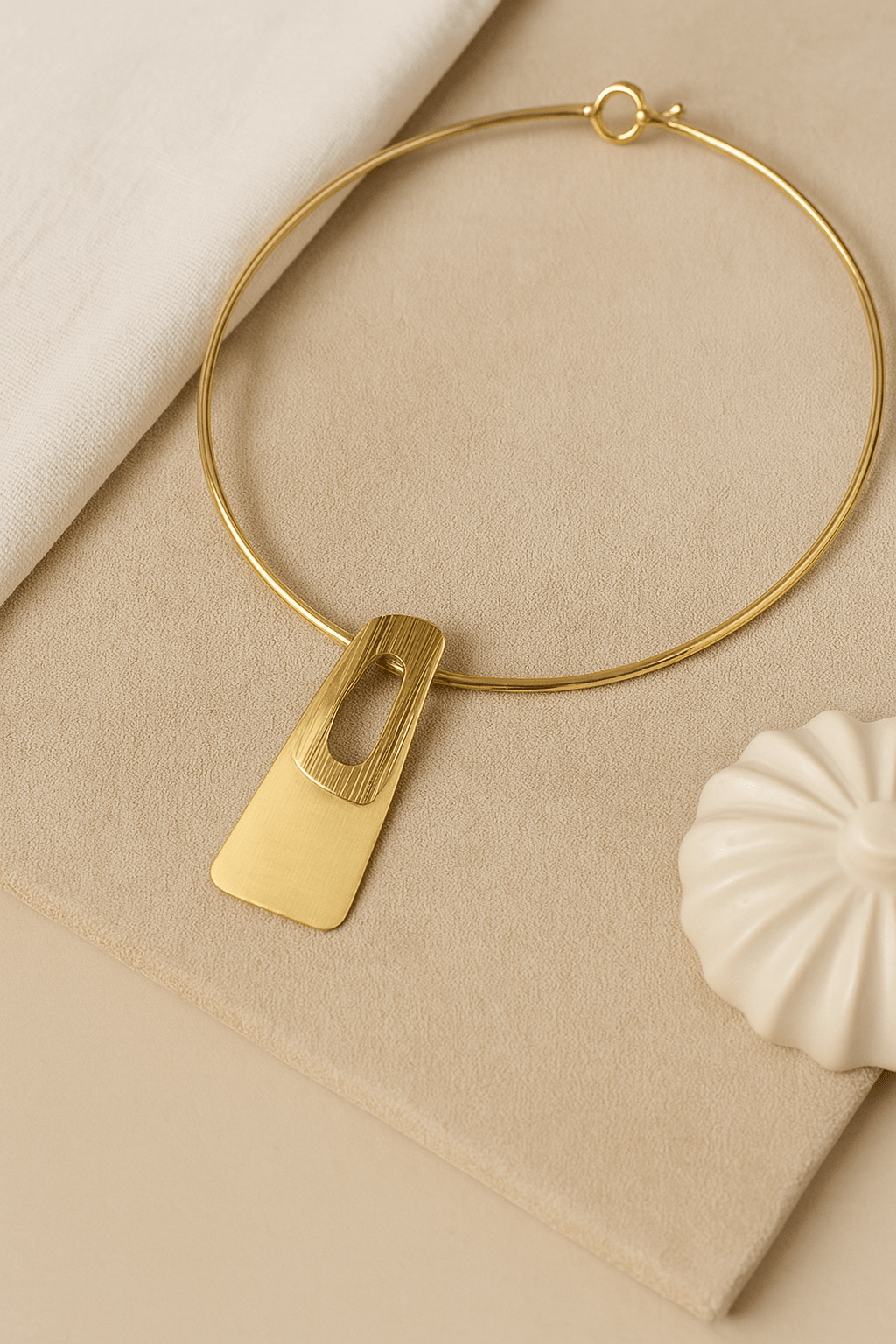 Wooden Texture Oval Pendant Necklace in Gold Finish - Maxiblink