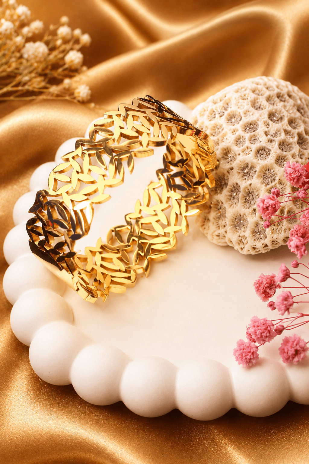 Woven Leaf Lattice Bangle Bracelet - Maxiblink